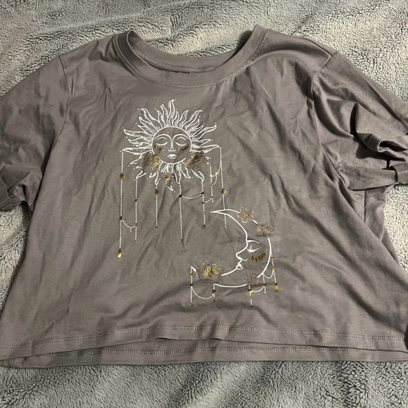 laluna Tops - Laluna Gray Graphic Sun & Moon Cropped Tee